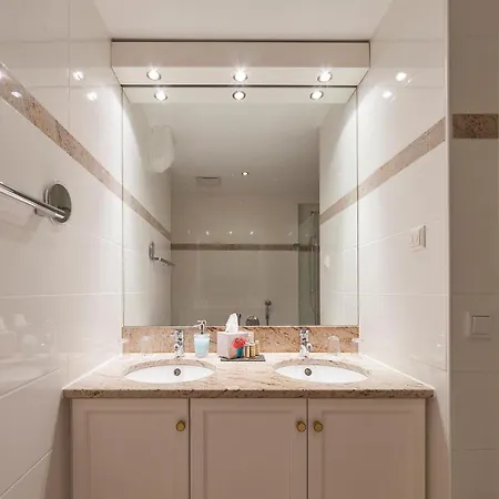 Hensler Apartment *